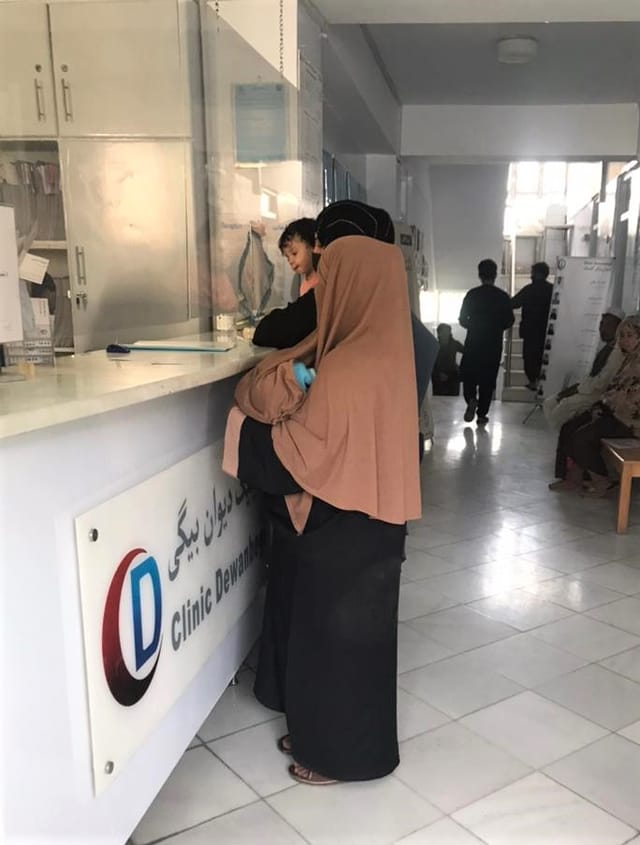 Klinik in Afghanistan, Machtübernahme