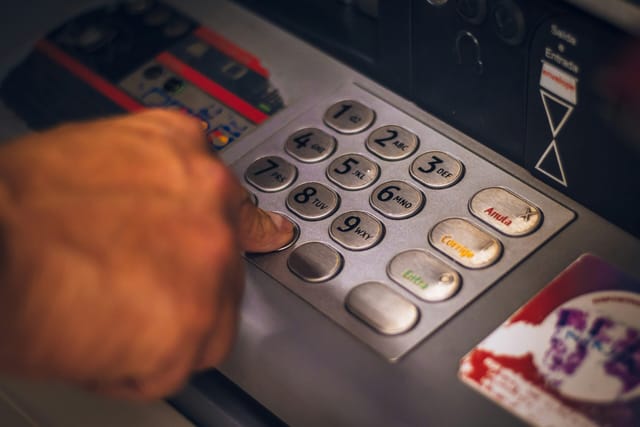 Alte Idee, neue Verpackung – warum die Bezahlkarte in der Vergangenheit scheiterte