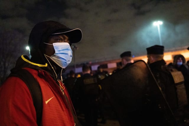 Frankreich: Polizeigewalt gegen Migrant*innen und Journalist*innen