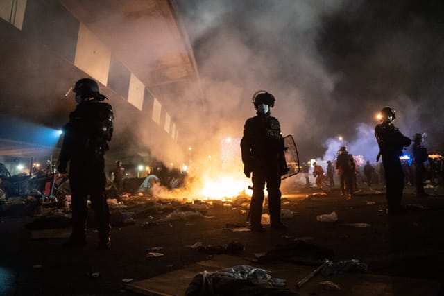 France: Police violence towards migrants and journalists