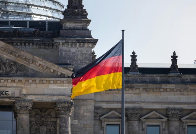 Merz stoppt Waffenlieferung: Eine Entscheidung, zu retten, was zu retten ist