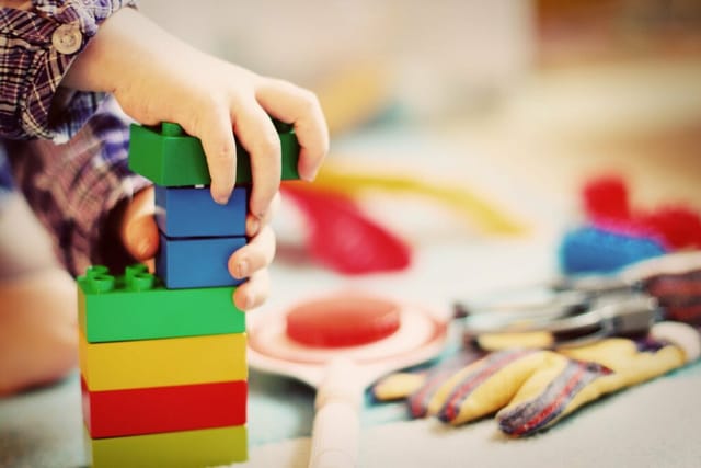 Kita, Kindergarten, Kind spielt