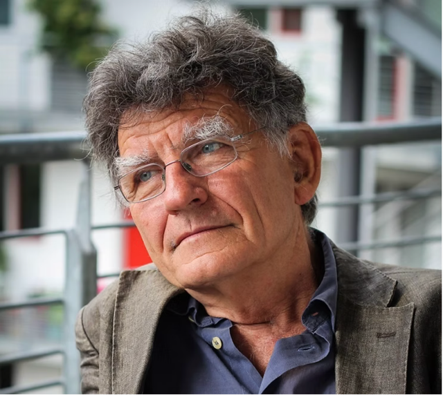 »ES IST EIN KREBS­GESCHWÜR, DAS IMMER WEITER­WÄCHST«