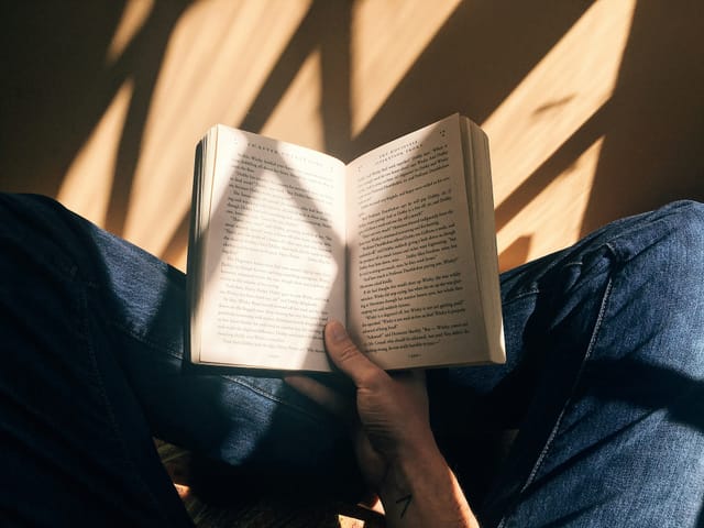 »MEINE LITE­RATUR ERZÄHLT VON DER REA­LITÄT IN DEUTSCH­LAND HEUTE«