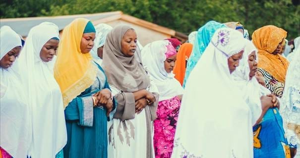 Ramadan in Westafrika: Gelebter Glaube, geteiltes Essen, übersehene Geschichten