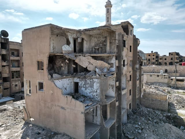 „Unter täglicher Einsturzgefahr“ – Familien in Aleppo leben in Ruinen