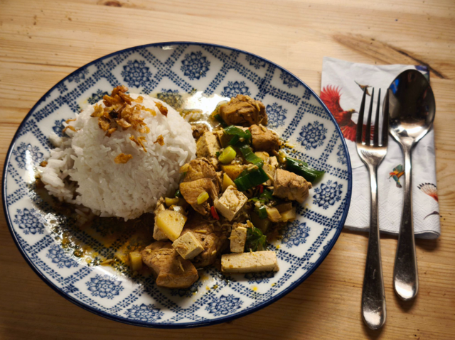 Semur Ayam Tahu: Ein Gefühl von Geborgenheit