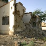 Eine beschädigte Schule im Irak. Foto: Thomas Hartwell via PIXNIO unter CC0 Lizenz