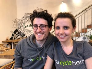 Nadine und Alessandro wollen mit recyclehero Menschen eine Arbeitsperspektive geben. Foto: Leonardo de Araujo